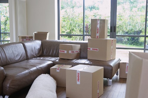 Household removals support for families in Colliers Wood